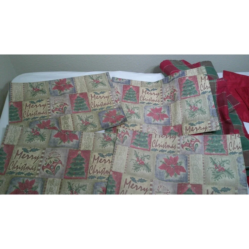 Christmas Table Cloth & Placemats 54